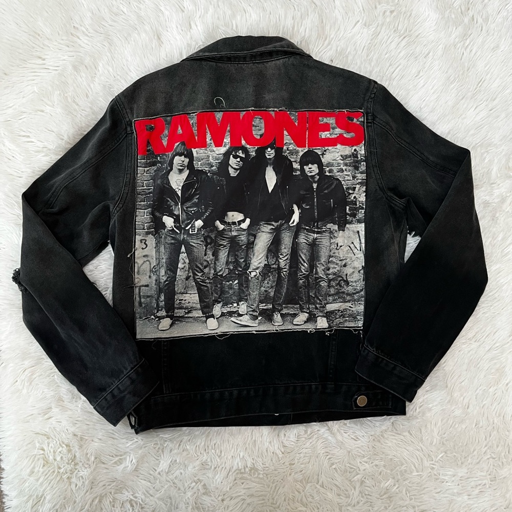 Ramones Distressed Black Denim Jacket Size Medium M Rock Punk Embroidered